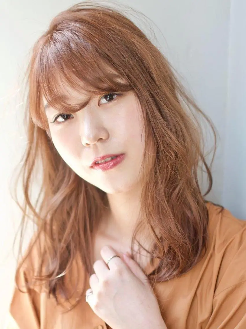ロング カラー 透明感カラー REIのヘアスタイル