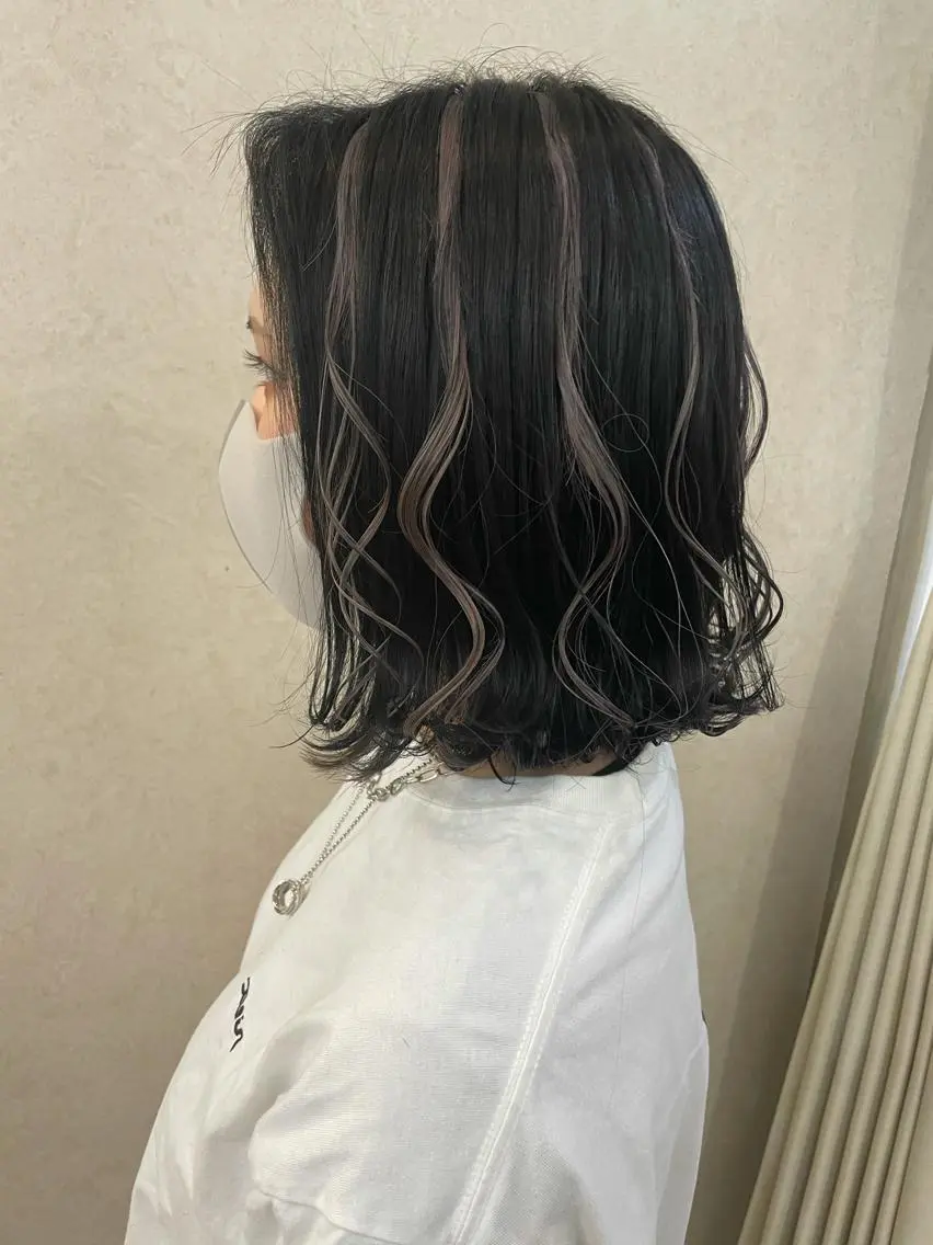 ショート カラー ヘアアレンジ シールエクステ ミストバング ブリーチ ダークグレー ダークグレージュ 🦋高瀬寛菜🦋 韓国/ブリーチのヘアスタイル