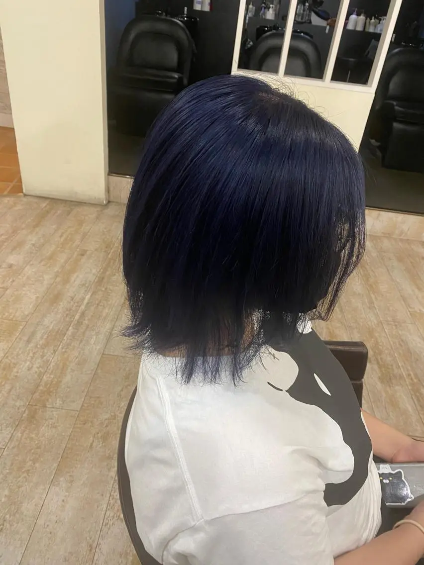 ショート カラー ネイビーカラー シルバー ヘアカラー トリートメント Agu 清尾 浩昭のヘアスタイル