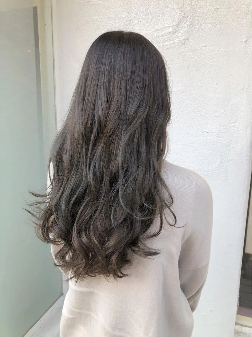 セミロング カラー 菅原 あずさのヘアスタイル