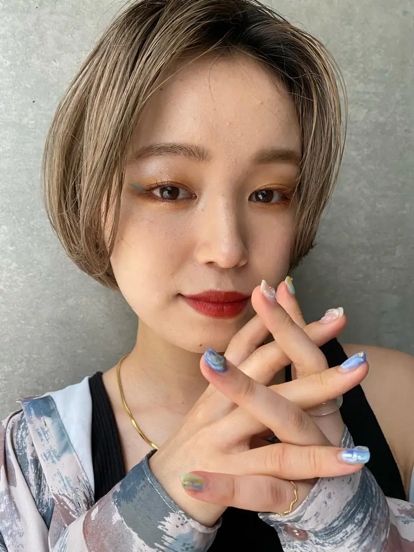ショート カラー ✨艶髪✨ 奈須晴香のヘアスタイル
