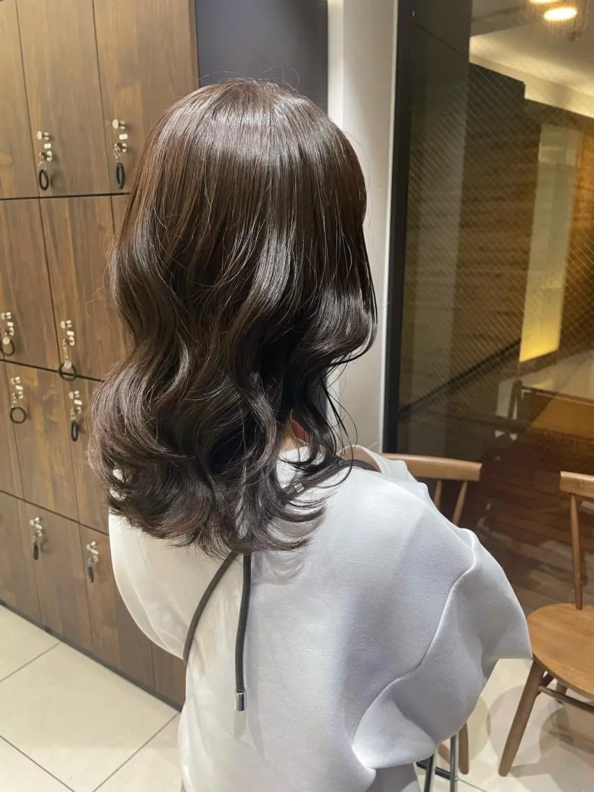 セミロング カラー アッシュ ベージュカラー 韓国風パーマ🌿コテ 巻き風パーマ/るいのヘアスタイル
