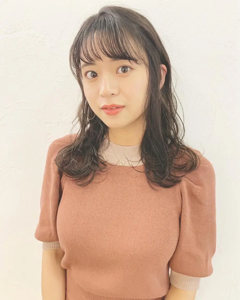 ミディアム カラー ネイル ハイトーンボブ 前田 表参道　グレージュのヘアスタイル