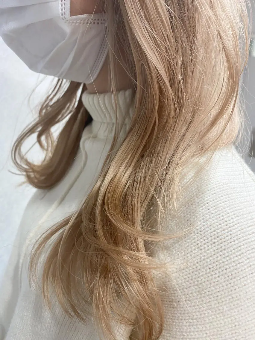 セミロング カラー ブロンド ヘアカラー トリートメント 韓国hair ·͜· watanabeのヘアスタイル