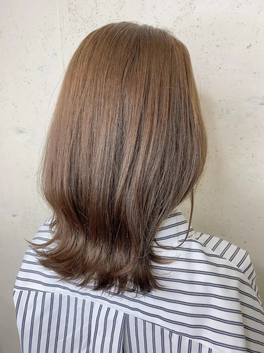 ミディアム カラー 透明感ハイトーン🦄 キラ🌈のヘアスタイル