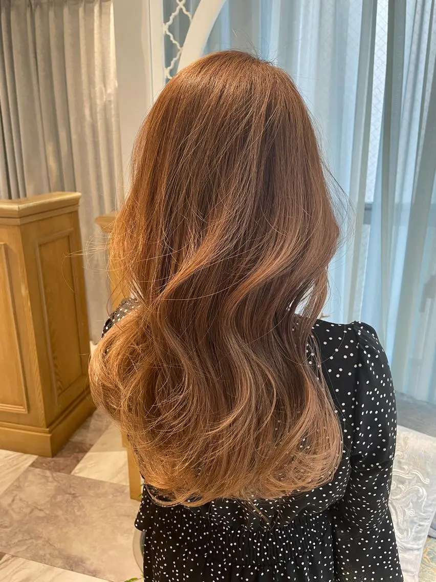 カラー ベージュカラー 黒髪 ブリーチ ブルーカラー ブルーブラック ヘアカラー 木屋元一/透明感 /前髪/レイヤーのヘアスタイル