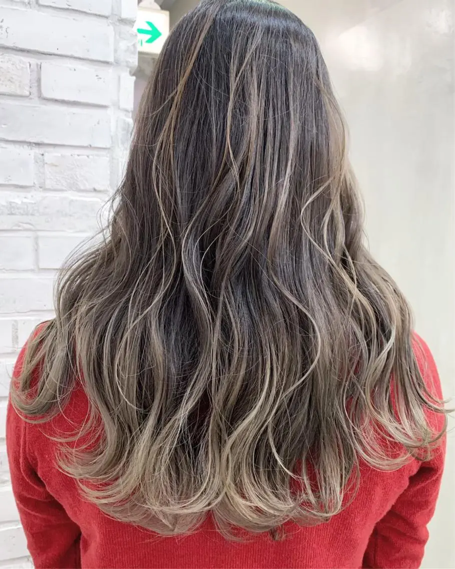 ロング カラー ハイライトカラー ハイライト ブリーチダブルカラー 【koide】のヘアスタイル