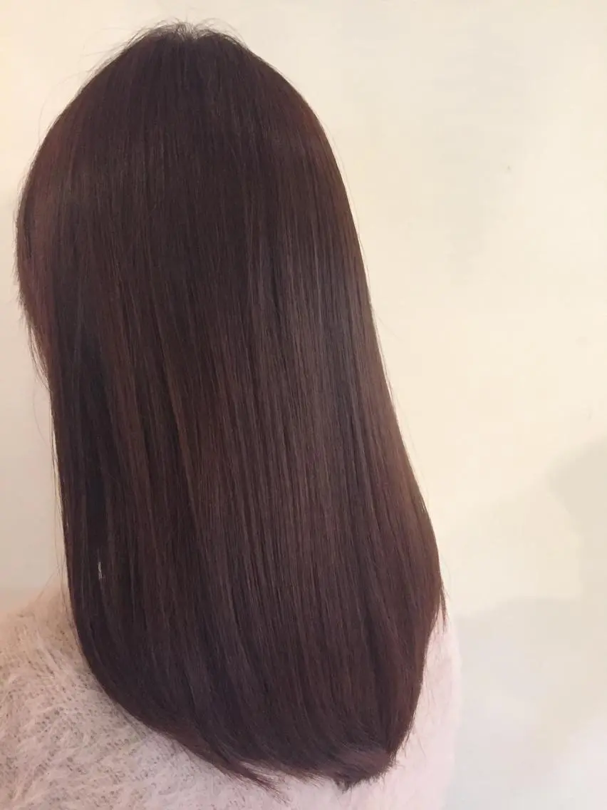 ミディアム カラー conne& ririのヘアスタイル