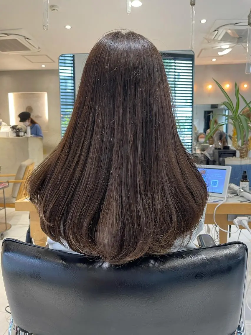 ロング カラー ベージュカラー オリーブベージュ 透明感/レイヤー スタイル🤎mamiのヘアスタイル