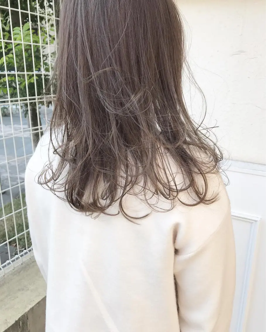 セミロング レイヤーカット Musiiik hairのヘアスタイル