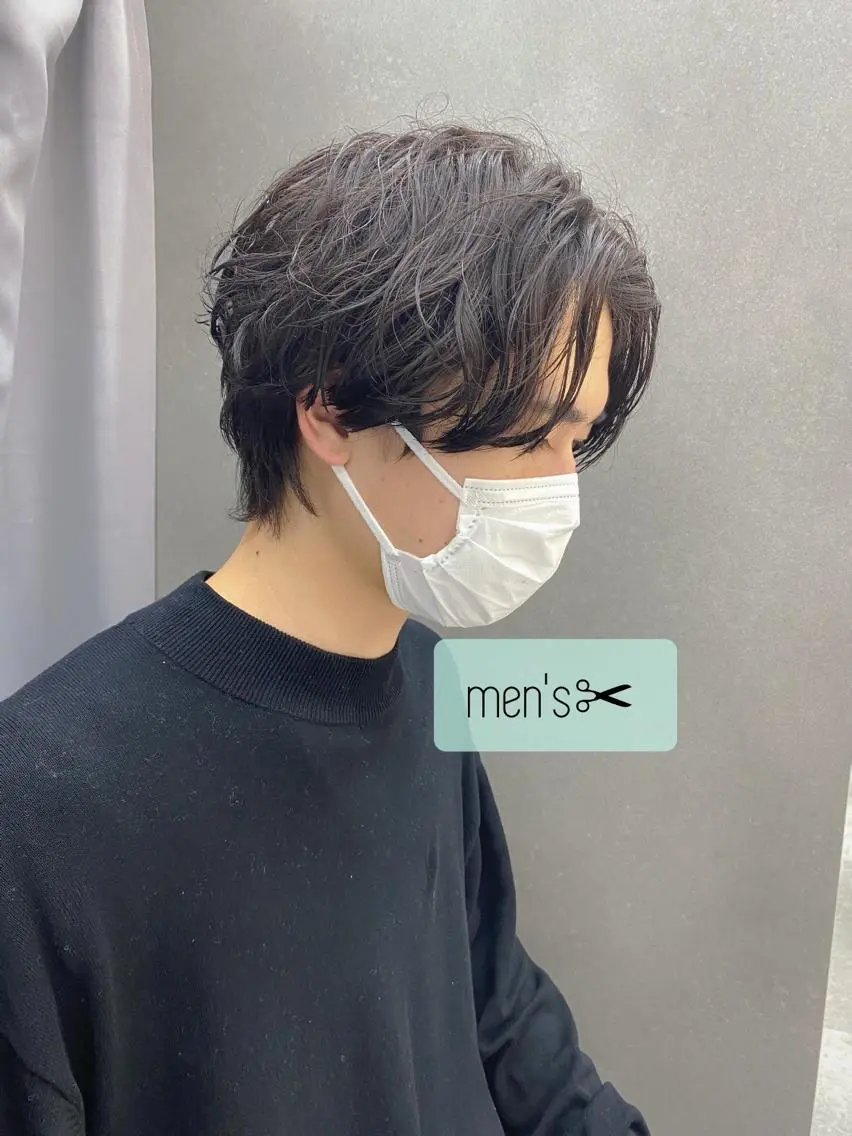 パーマ メンズ カット 韓国🇰🇷レイヤー カットオリーブカラーのヘアスタイル