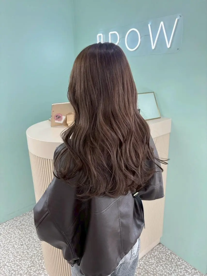 ロング カット ヘアカラー IROW天神大名店 /スタッフモデルのヘアスタイル