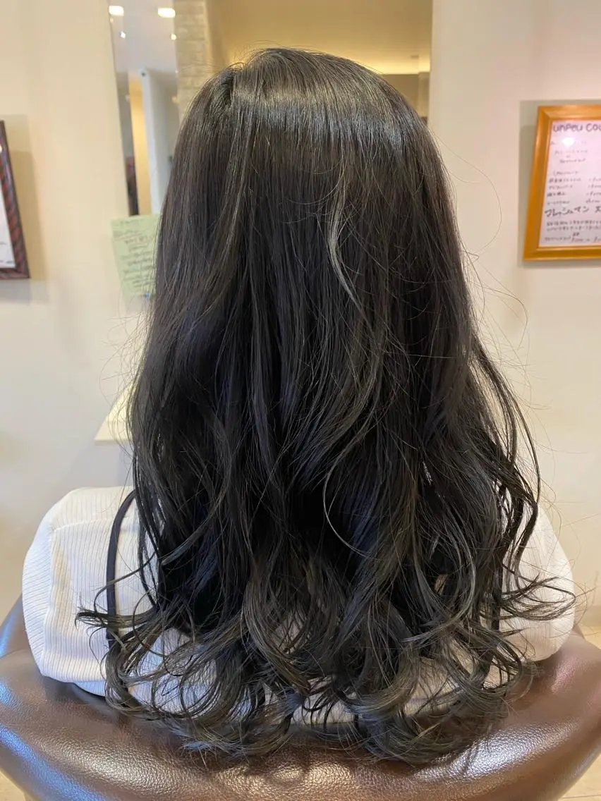 ロング カラー ダブルカラー 辻出 綾弥のヘアスタイル