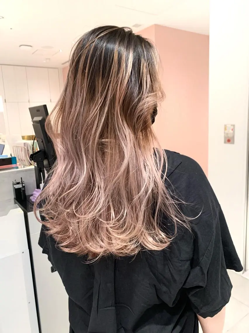 ロング カラー バレイヤージュ レイヤーカット カット ヘアカラー トリートメント レイヤー専門家 ダブルカラー修のヘアスタイル