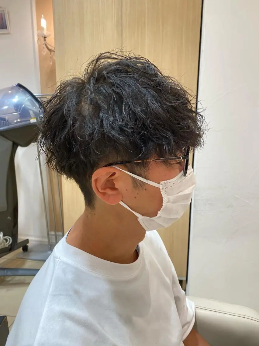 ショート パーマ メンズ カット パーマ メンズ特化型美容師 栗山勇人のヘアスタイル