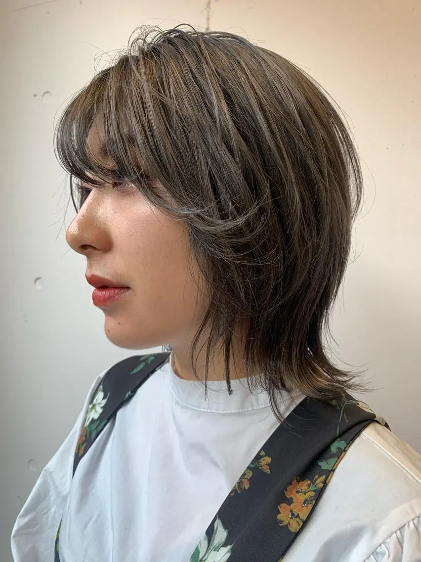 ミディアム カラー グレージュ Yuki☺︎パーマ レイヤーカットのヘアスタイル