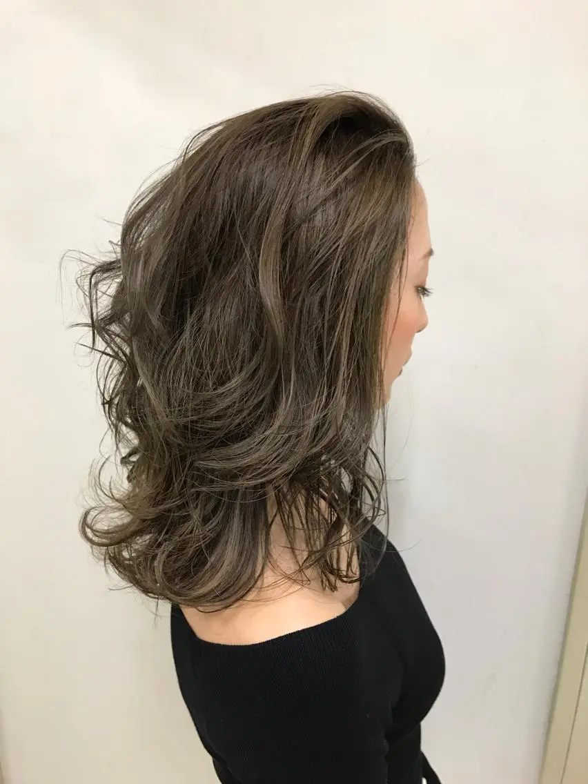 ロング カラー パーマ ネイル 髪質改善 Daisukiのヘアスタイル