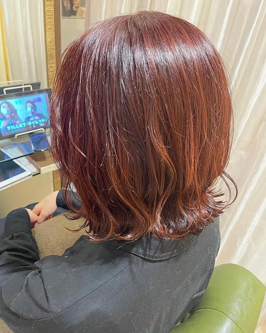 カラー ショートボブ バレイヤージュ 黒髪 ブリーチ ブルーカラー 🫧髪質改善艶カラー _マエダ 🫧のヘアスタイル