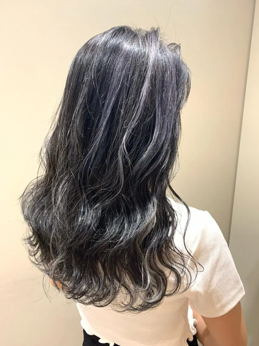 セミロング ハイライト ヘアカラー トリートメント ハイトーン得意😍 Lumiereのヘアスタイル