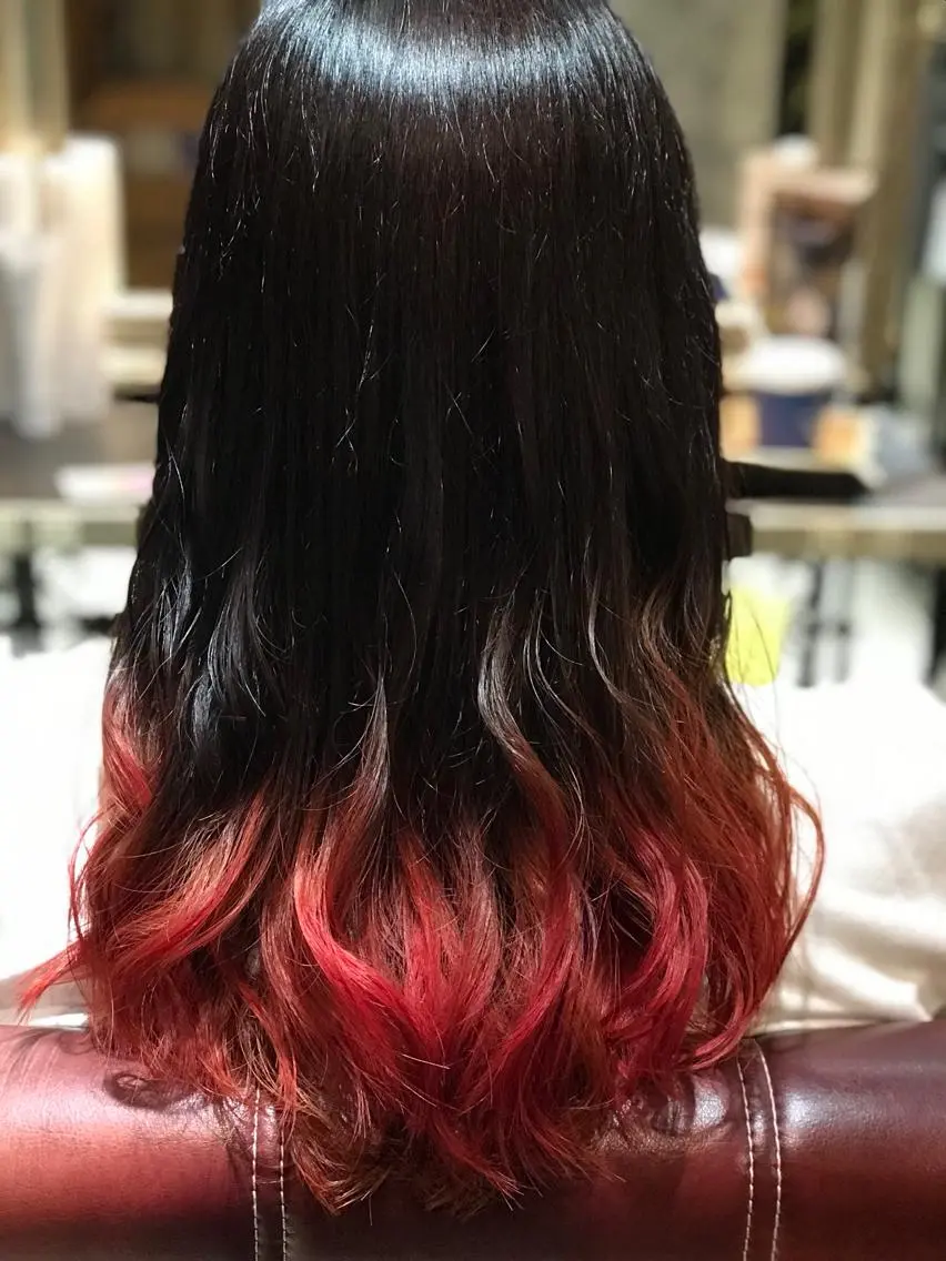 ロング カラー ブリーチ グラデーションカラー 小林 美央のヘアスタイル