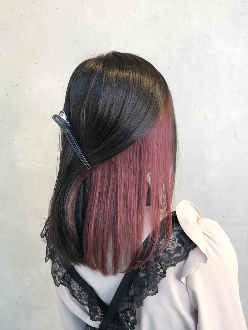 セミロング カラー ヘアアレンジ ヘアカラー トリートメント ｲﾝﾅｰｶﾗｰ屋さん 🫧伊藤拓実のヘアスタイル