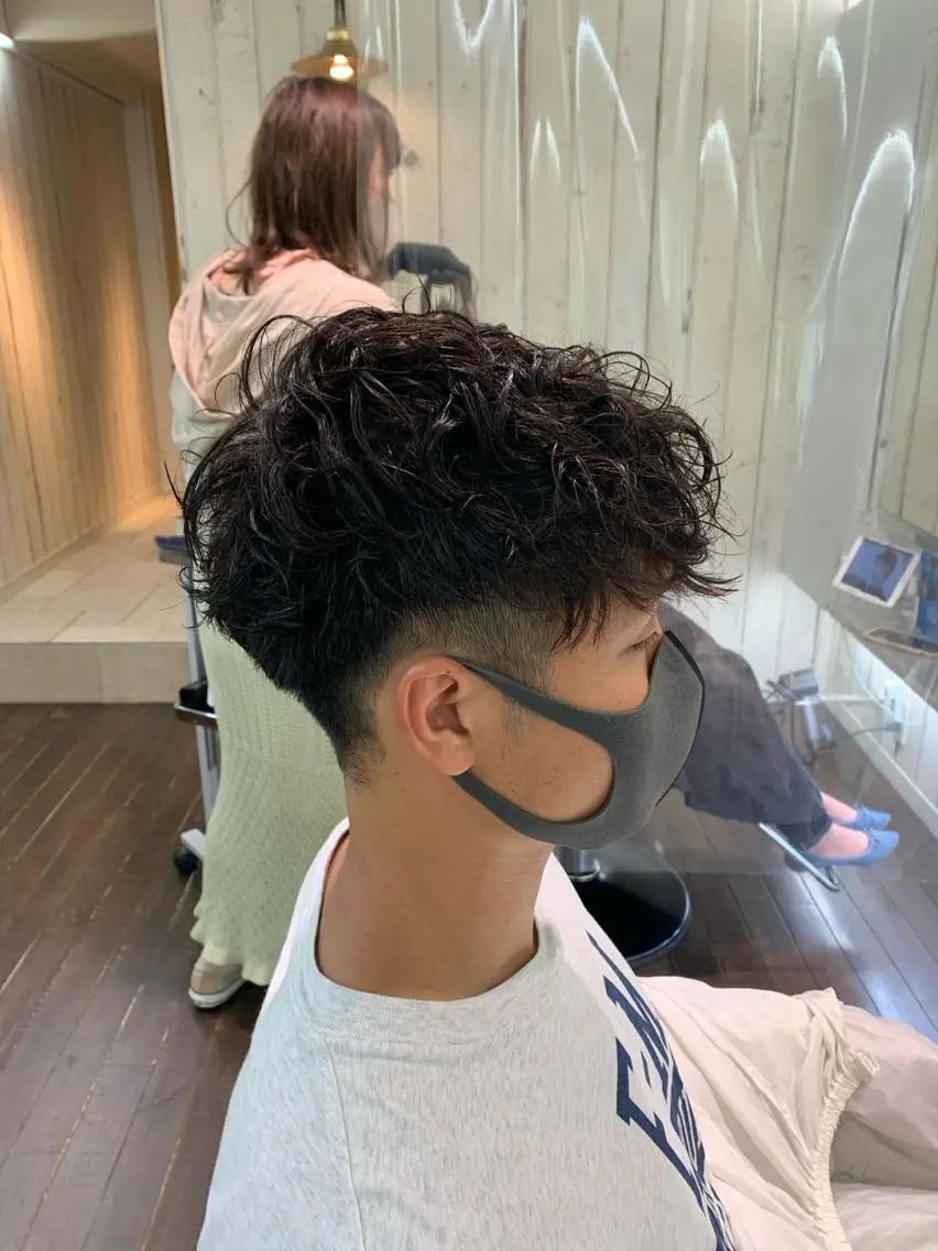 ショート パーマ メンズ 三矢 ちなつのヘアスタイル