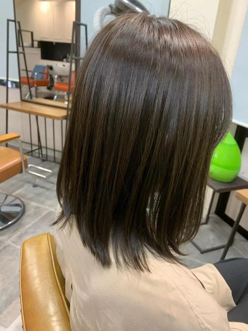 ミディアム カラー ベージュカラー オリーブベージュ Appeler Kana yのヘアスタイル