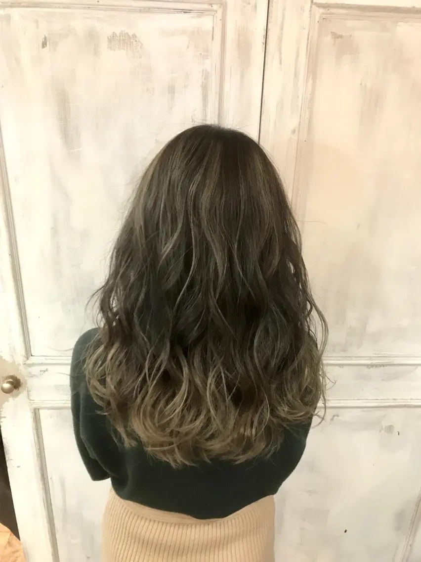 セミロング ハイライト 新井 広樹のヘアスタイル
