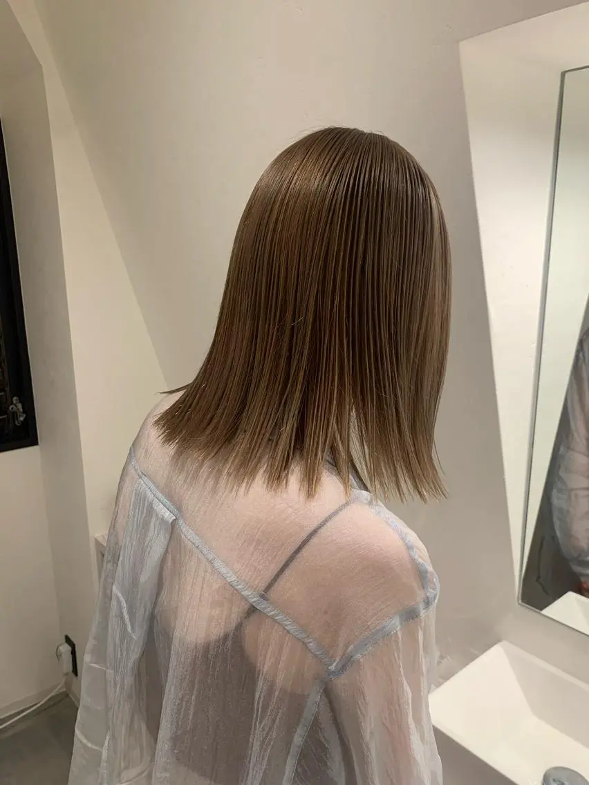 セミロング ヘアカラー 落合希 Olivebeigeのヘアスタイル