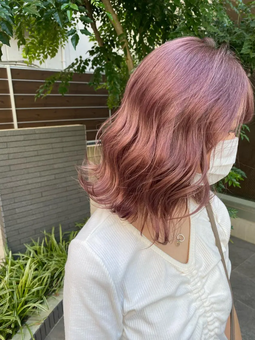 ミディアム 🌈8月末までシャ イン輝きハイトーン✨のヘアスタイル