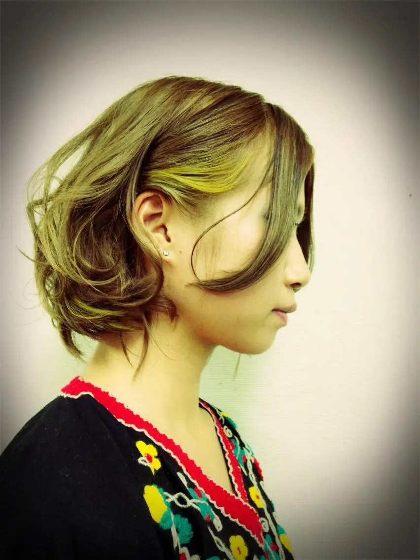 ミディアム イエローカラー ポルタカリーナサロン yukariのヘアスタイル