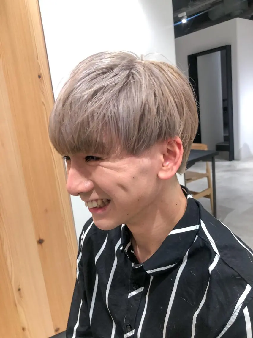 ショート カラー ベージュカラー ミルクティーベージュ ホワイトミルクティーベージュ カット ヘアカラー トリートメント ヘアセット センスをお届けします 大谷将生infpのヘアスタイル