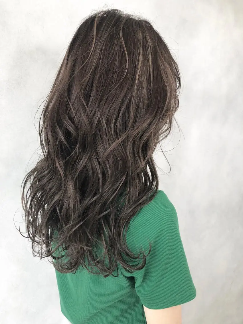 ロング 外国人風カラー ハイライト 小澤大輔 YOLO hairのヘアスタイル