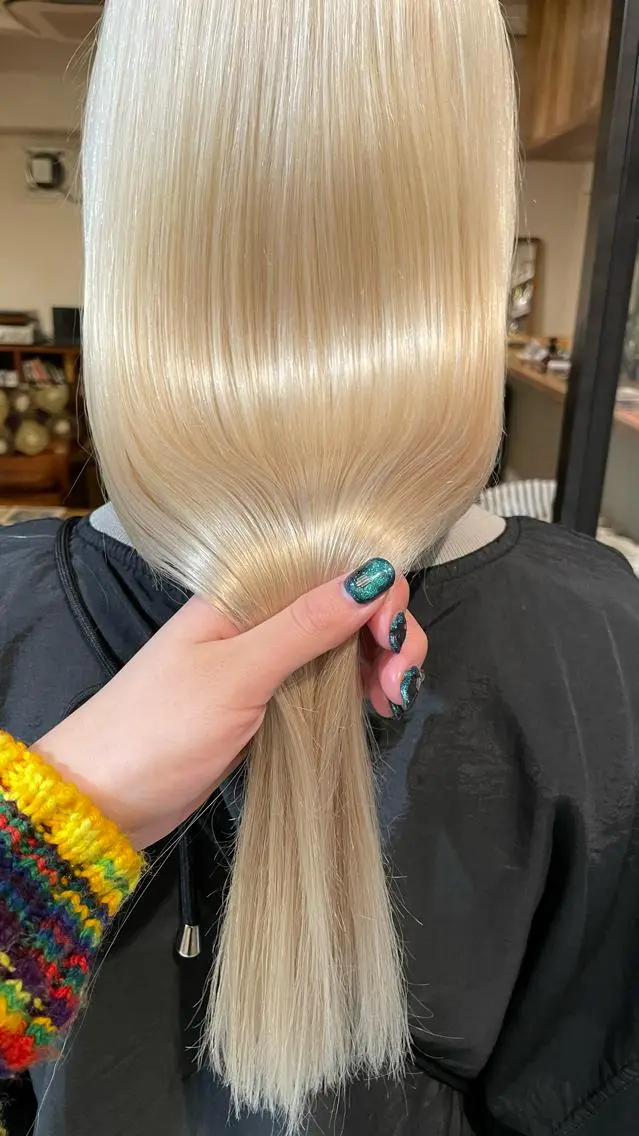 ロング カラー ブリーチ 抜きっぱなしブロンド ダブルカラー ファッションに 溶け込むstyleのヘアスタイル