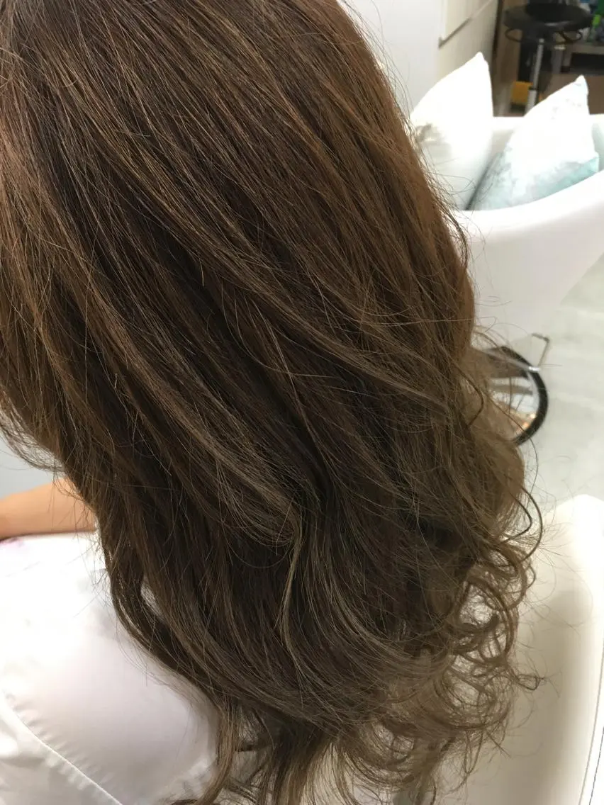 セミロング ロング カラー 髪質改善 中川 翔のヘアスタイル