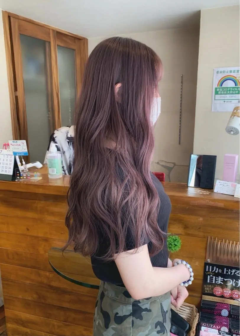 ロング カラー ベージュカラー ピンクカラー ピンクベージュ カット ヘアカラー トリートメント 矢野 晃平のヘアスタイル