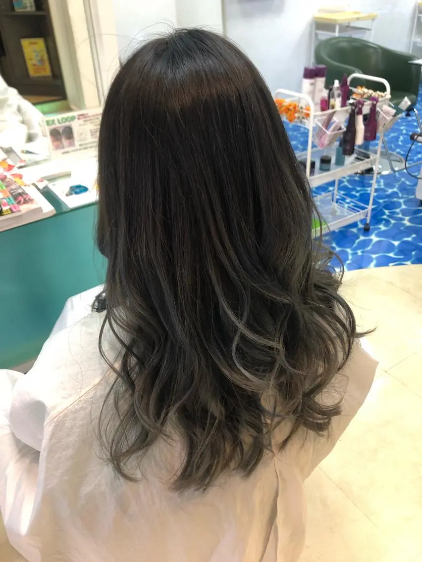 カラー ヘアカラー トリートメント CoCooN Hiromiのヘアスタイル
