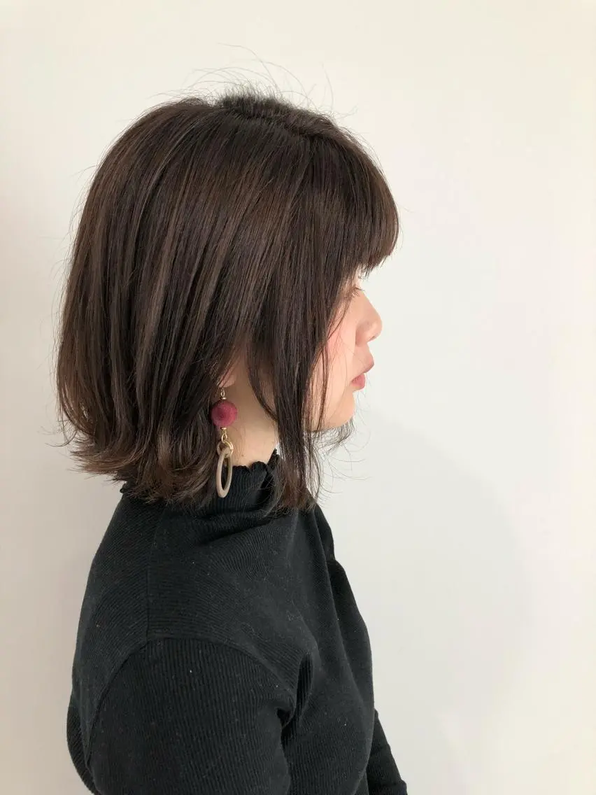 ショート 切りっぱなしボブ ボブ 外ハネヘア カット ヘアカラー トリートメント 平賀 暁子のヘアスタイル