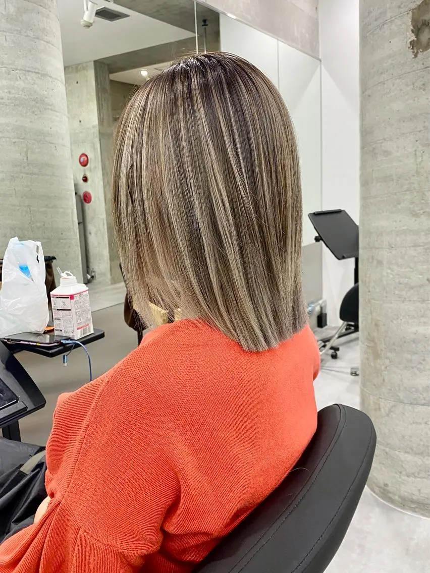 ミディアム カラー バレイヤージュ ブリーチ ケアブリーチ ダブルカラー ハイライトカラー welring hair salonのヘアスタイル