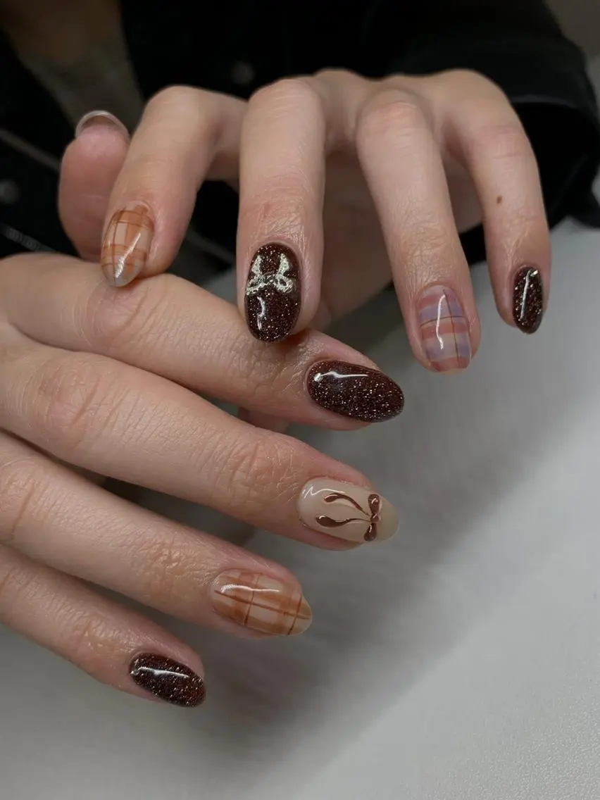 ネイル アートネイル オーロラネイル フレンチネイル ジェルネイル ガラスフレンチ JISOO ANA.CHUOのネイルデザイン