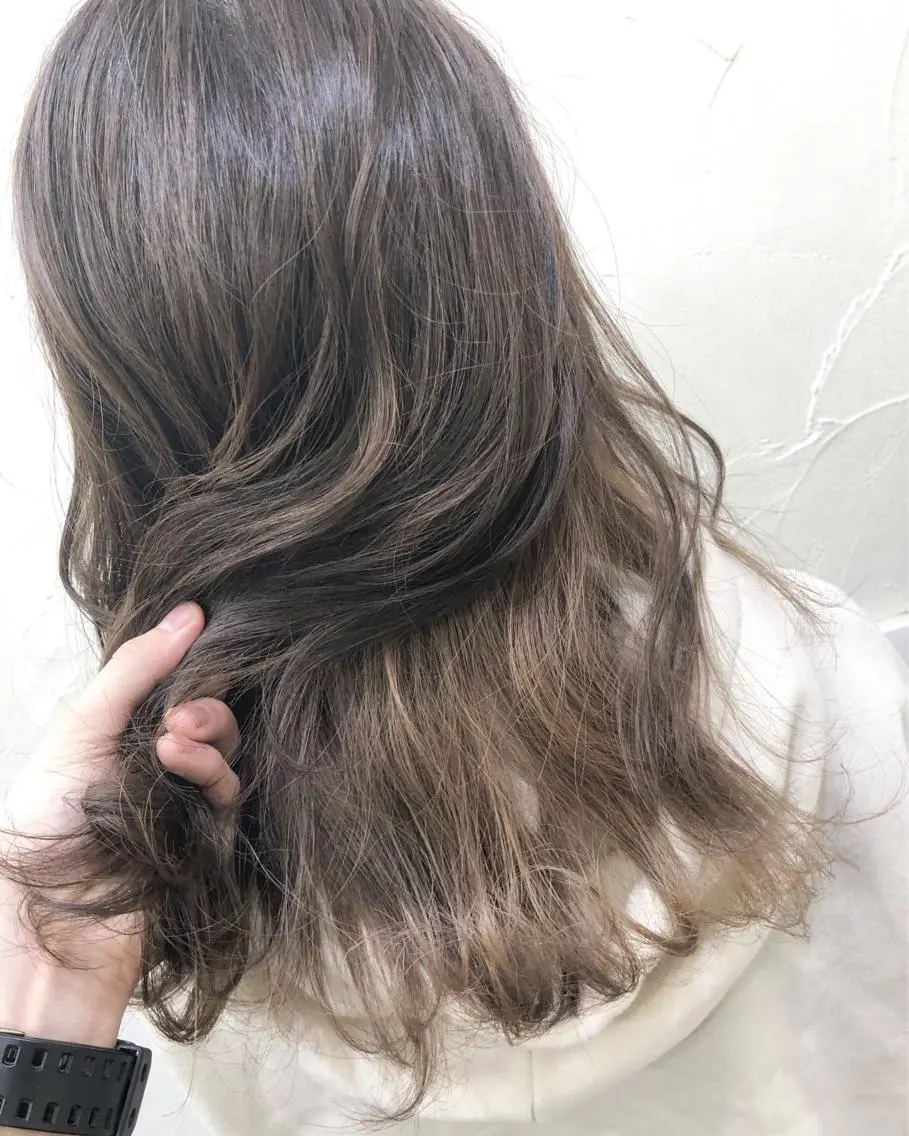 セミロング シールエクステ エクステ ヘアカラー Loob.TOKYO MIYA🌈のヘアスタイル