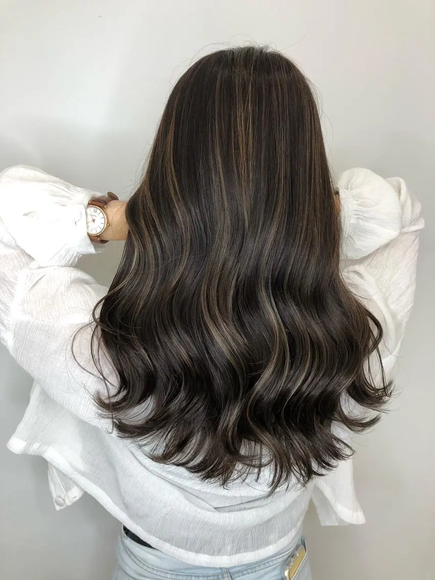 セミロング 手島 カミラのヘアスタイル