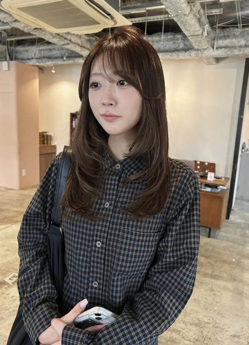 ミディアム パーマ カラー ミディアムパーマ アッシュ バレイヤージュ ベージュカラー ブリーチ カット ヘアカラー トリートメント CEINEloq 学芸大学のヘアスタイル