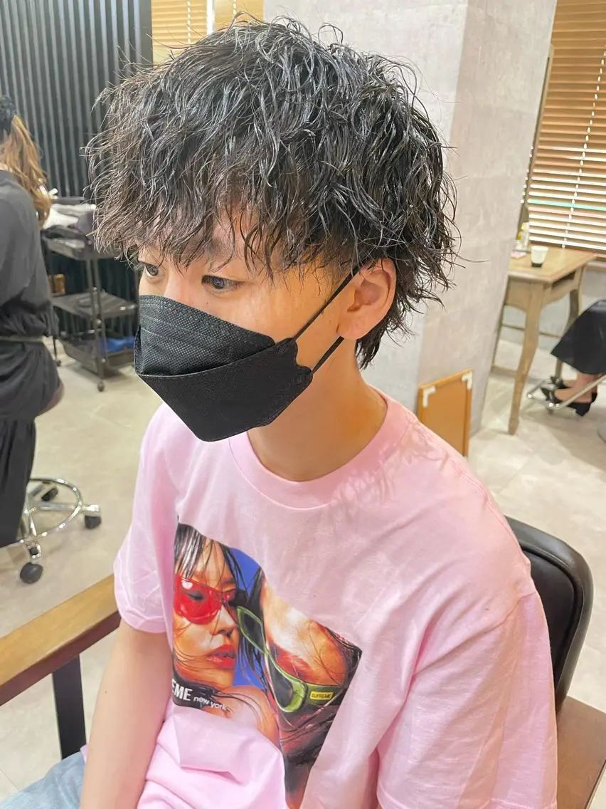 ショート パーマ メンズ 勝毛 広貴のヘアスタイル