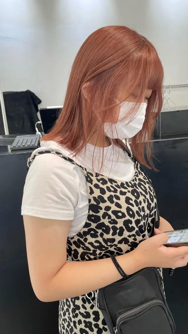ミディアム カラー パーマ ヘアアレンジ メンズ キッズ ネイル マツエク・マツパ アイブロウ メンズブリーチ ベージュカラー ブリーチ オレンジ オレンジベージュ カット ヘアカラー トリートメント 艶ハイトーン/ヘア アレンジAYAKAのヘアスタイル