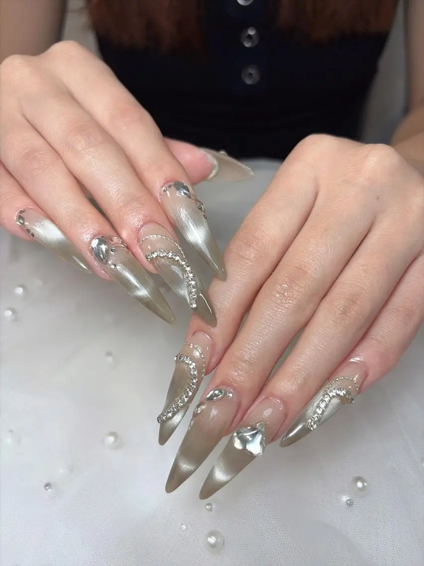 ネイル ハンドネイル Luna Nailsのネイルデザイン