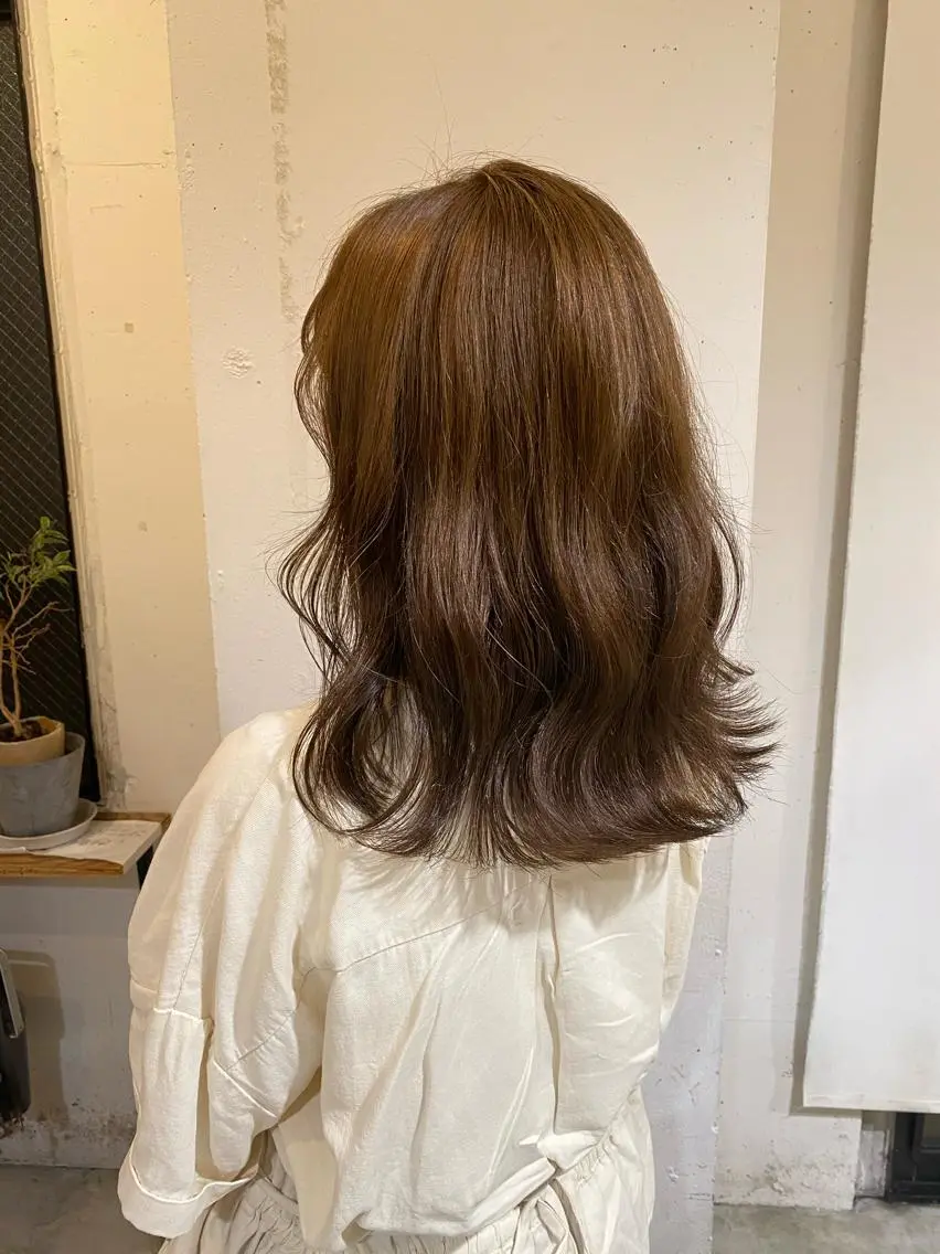 ミディアム カラー ベージュカラー ブラウンカラー ブラウンベージュ 髙橋 玲渚のヘアスタイル