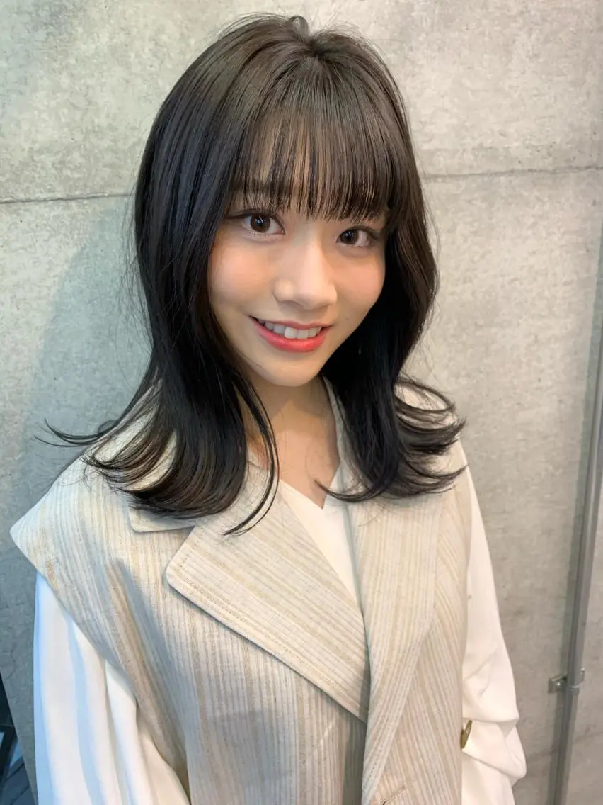 ミディアム 外ハネヘア カット ヘアカラー オシャレ髪✔️ 店長オオキアキヒロのヘアスタイル