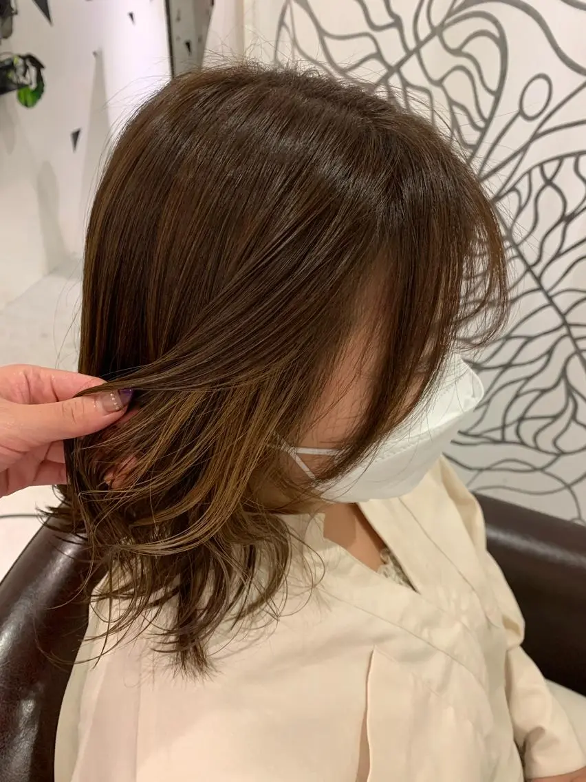 ミディアム 近藤 若菜のヘアスタイル