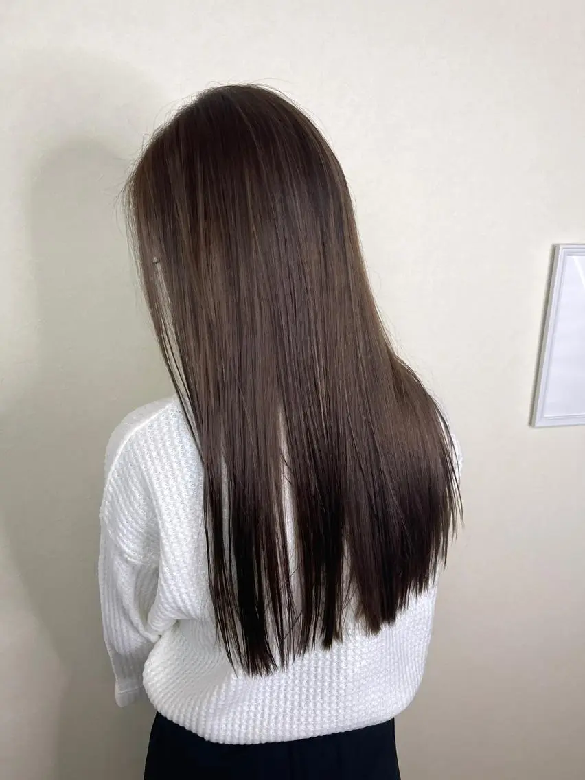 ロング カラー ブラウンカラー グレージュ ハイライトカラー✨ グレージュ✨鎌倉光洋のヘアスタイル